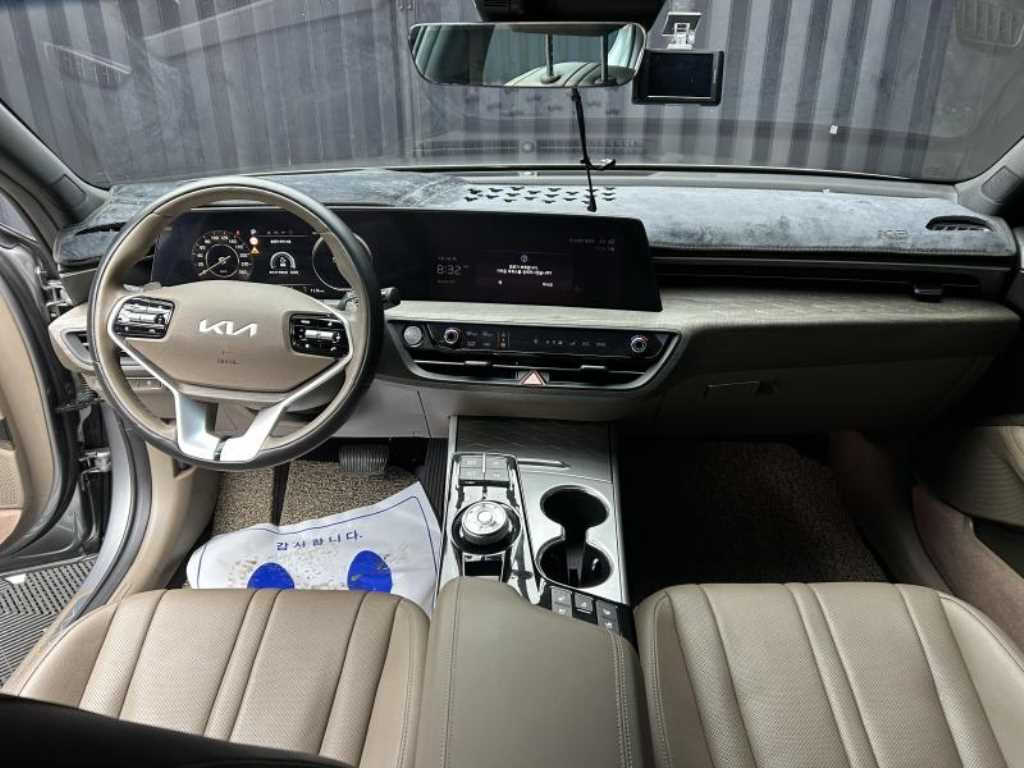 Kia K8 2.5 2WD Noblesse 9