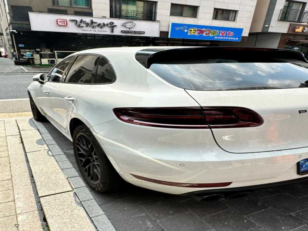Porsche Macan Gasoline 3.0 GTS 3