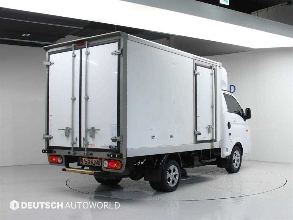 Hyundai Porter Standard Cab/ Long Wheelbase Twin Comp 3