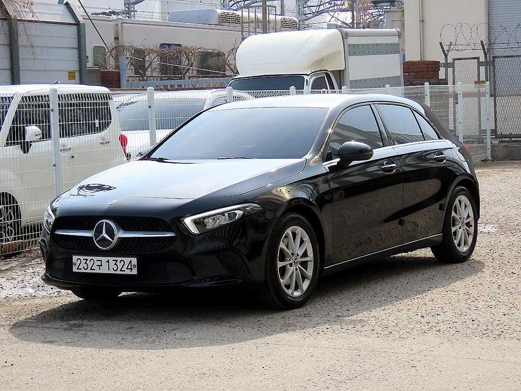 벤츠 A 클래스 A220 해치백 사진 2/17