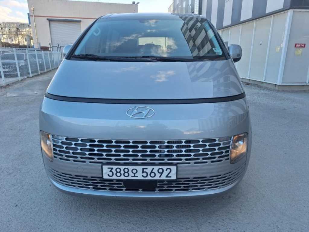 Hyundai Staria 2WD Diesel Tourer Modern