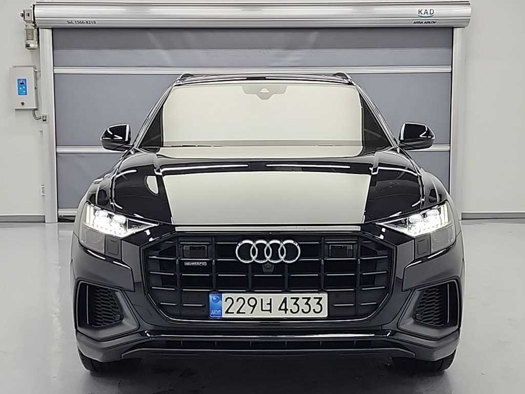 아우디 Q8 55 TFSI 콰트로 프리미엄 사진 2/20