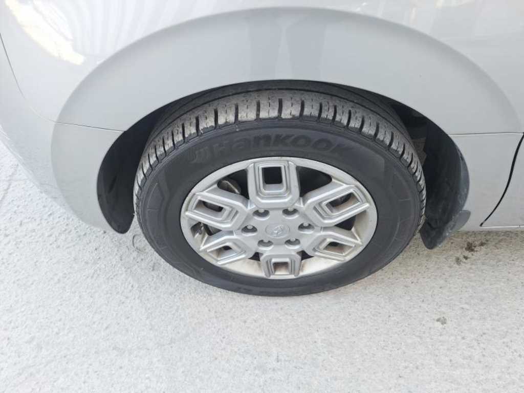 Hyundai Staria 2WD Diesel Tourer Modern 9