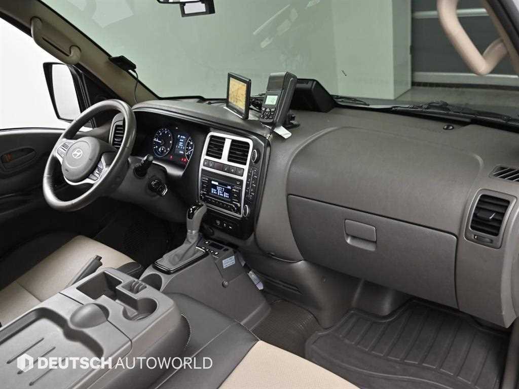 Hyundai Porter Standard Cab/ Long Wheelbase Twin Comp 8