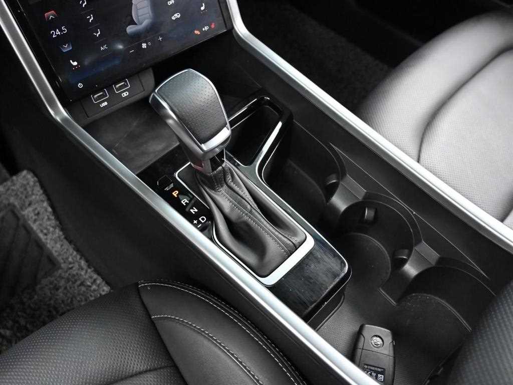 KG Mobility (Ssangyong) Torres 1.5 GDI-T 2WD T5 10