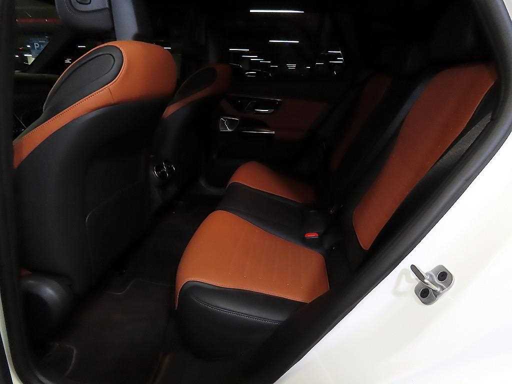 Mercedes-Benz GLC-Class GLC300 4MATIC 8