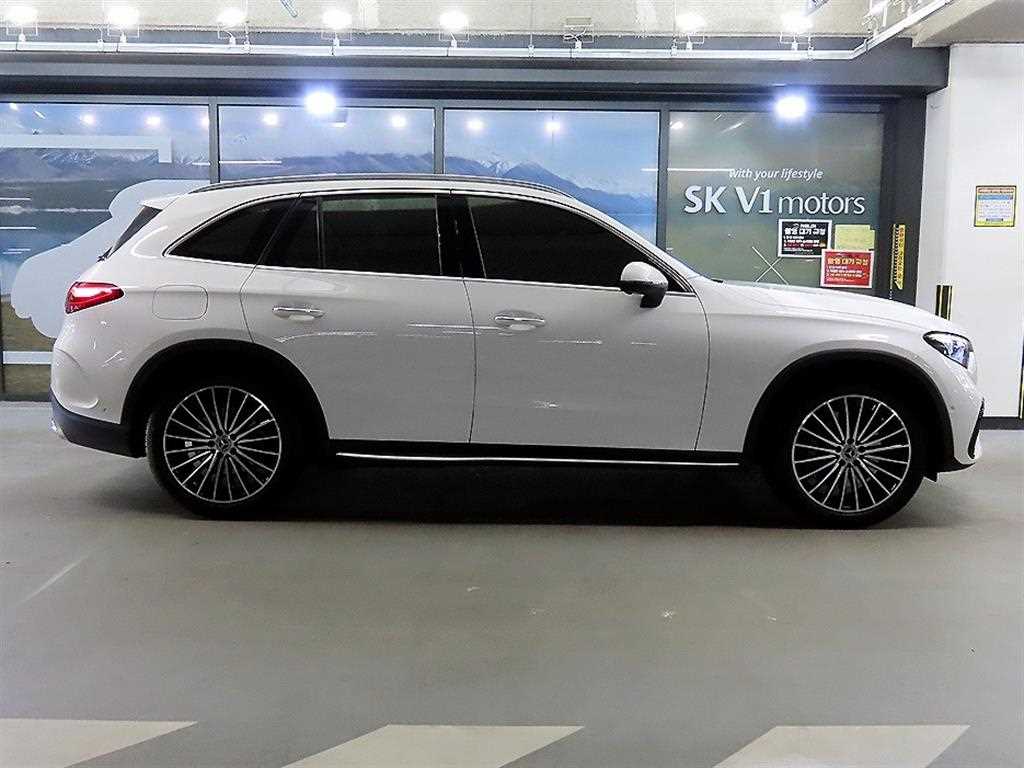 Mercedes-Benz GLC-Class GLC300 4MATIC 4