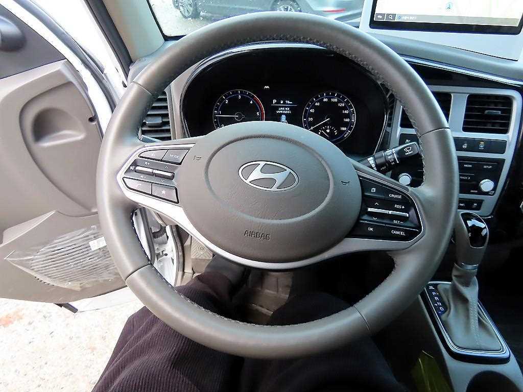 Hyundai Porter Electric/ Super Cab/ Long Wheelbase 10