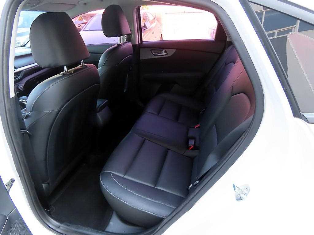 Kia K3 1.6 Trendy 7