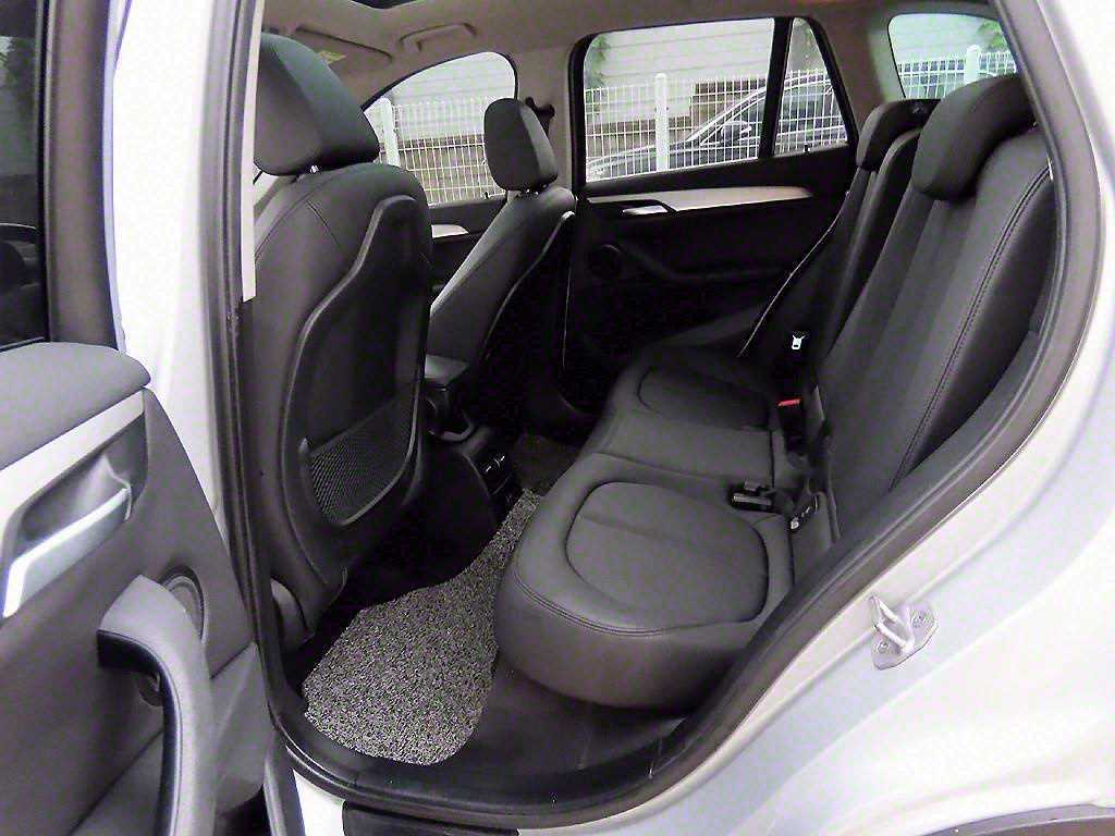 BMW X1 xDrive 20i Advantage 7