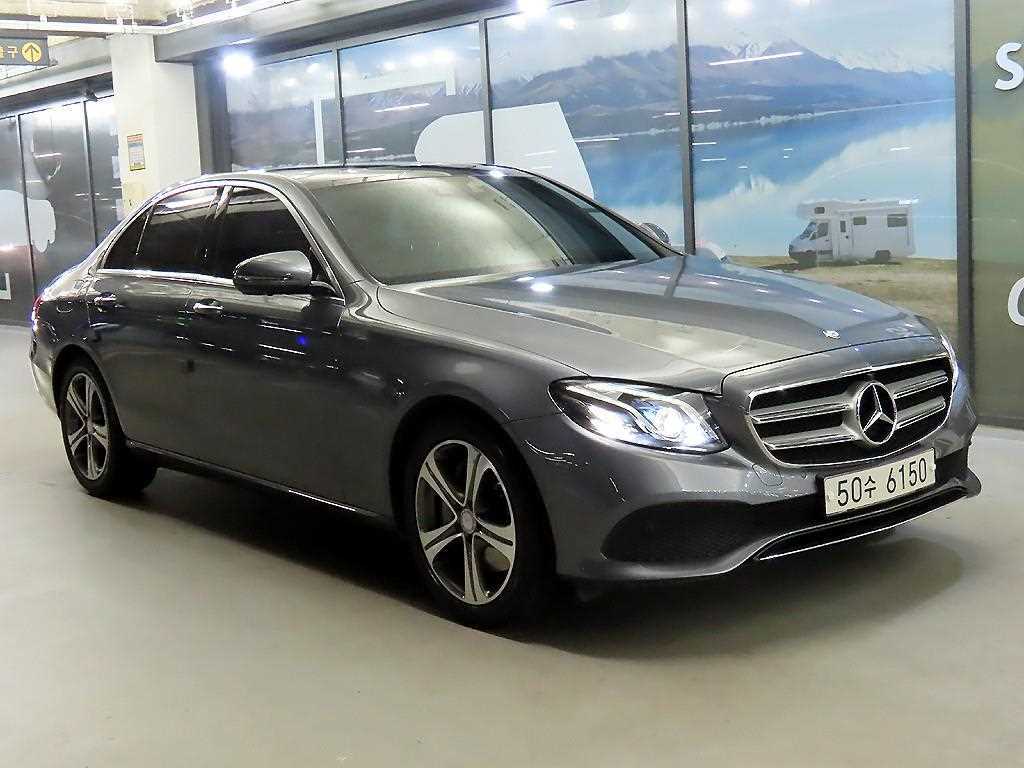 E-클래스 W213 E300 4MATIC 아방가르드 2017년식