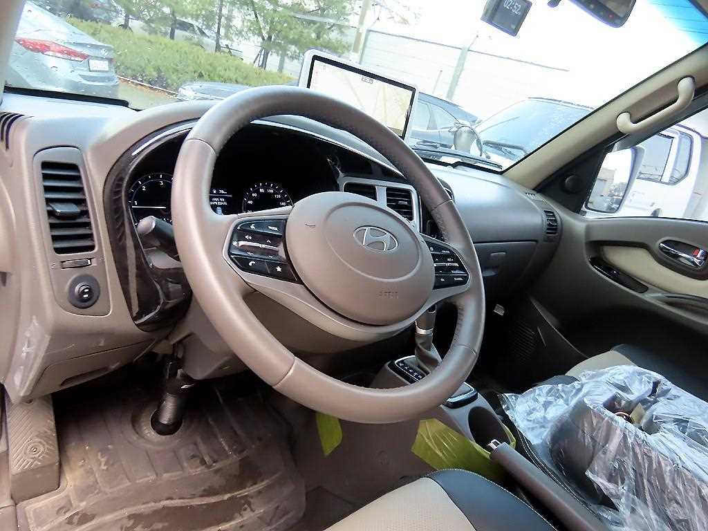 Hyundai Porter Electric/ Super Cab/ Long Wheelbase 9