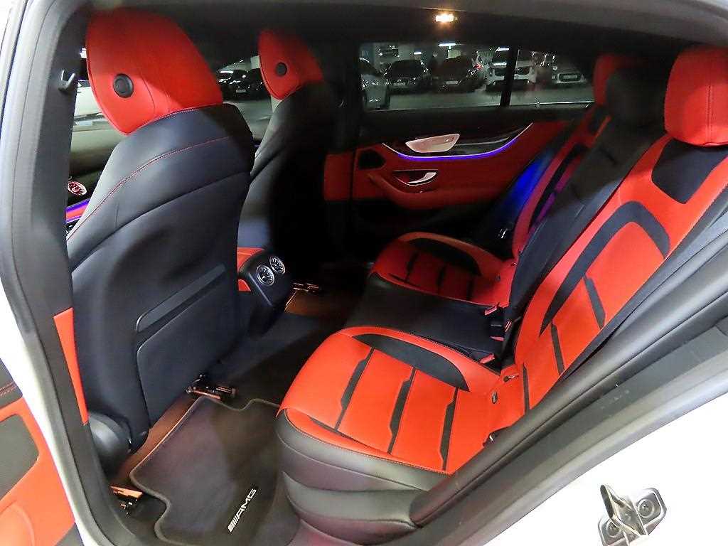 Mercedes-Benz AMG GT 4 Duo 43 4MATIC+ 8