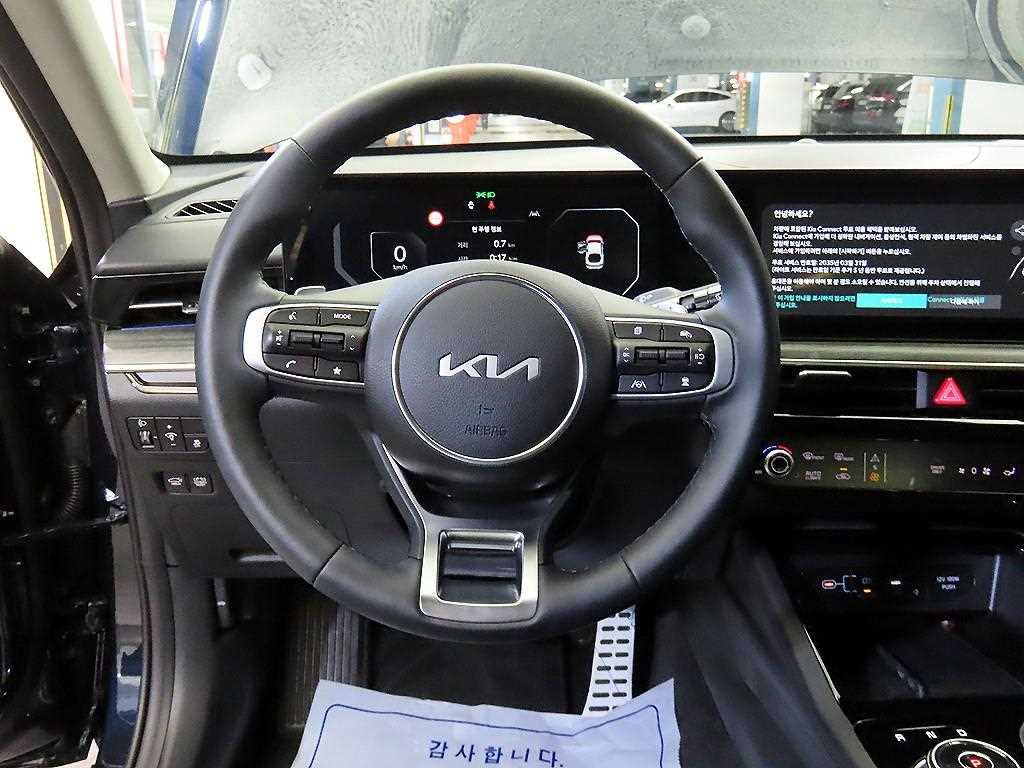 Kia K5 Signature 9