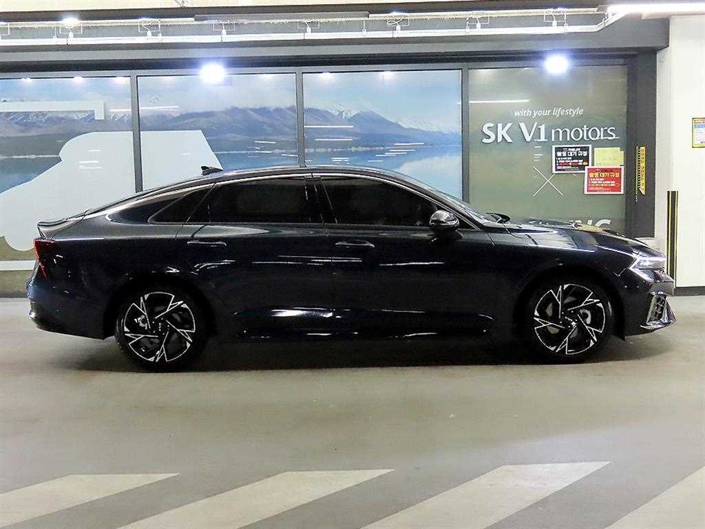 Kia K5 Signature 4