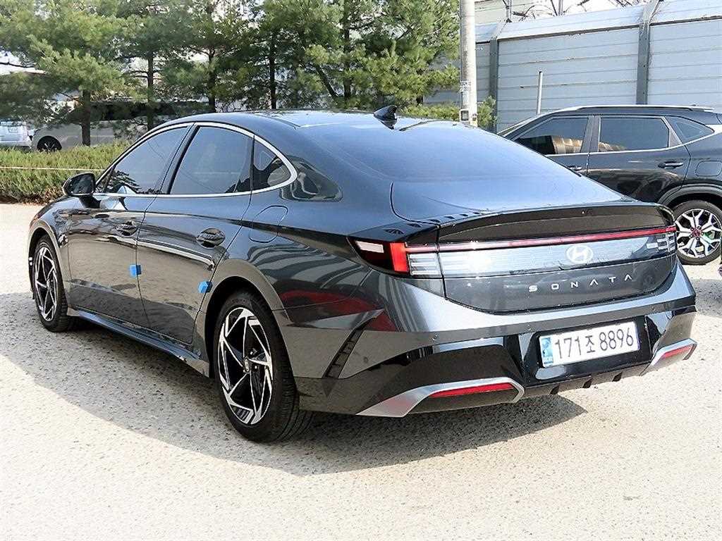 Hyundai Sonata Inspiration 4