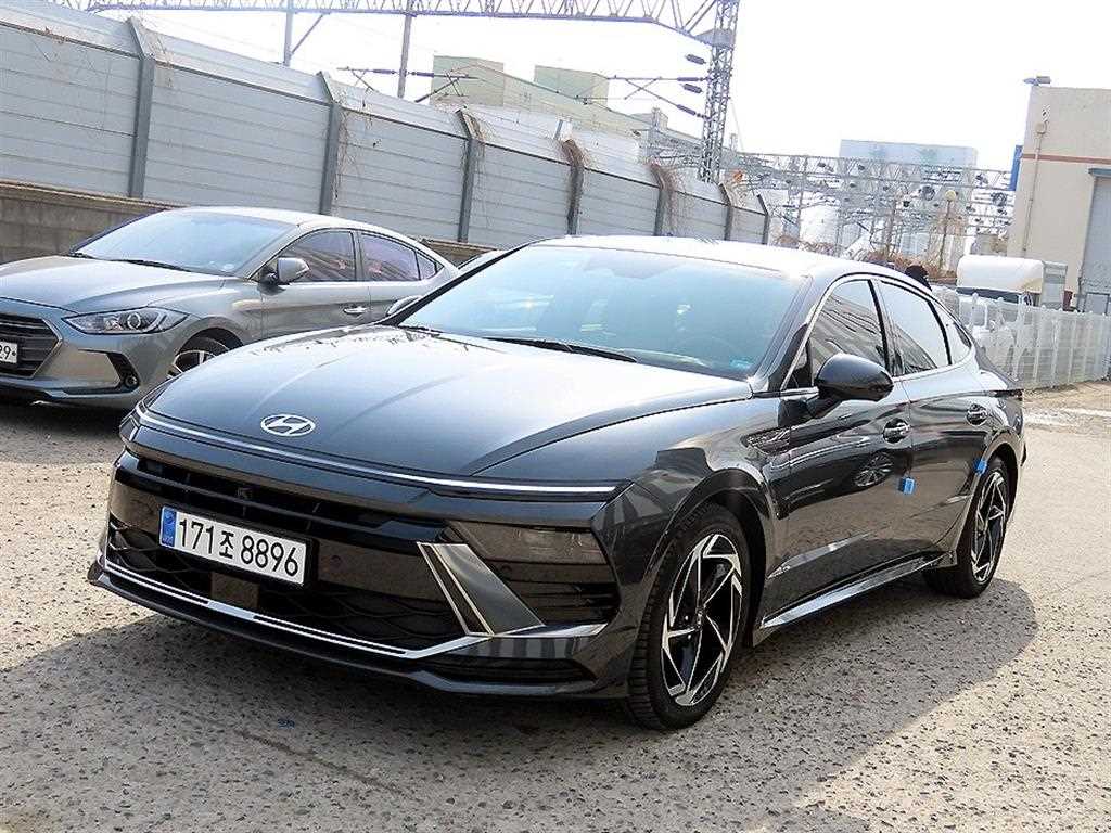 Hyundai Sonata Inspiration 3