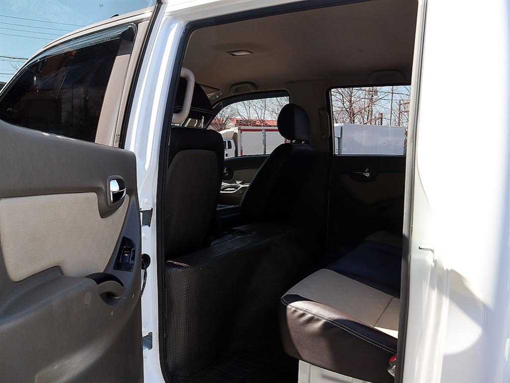 Hyundai Porter Double Cab/ Long Wheelbase/ 2WD Premium 8