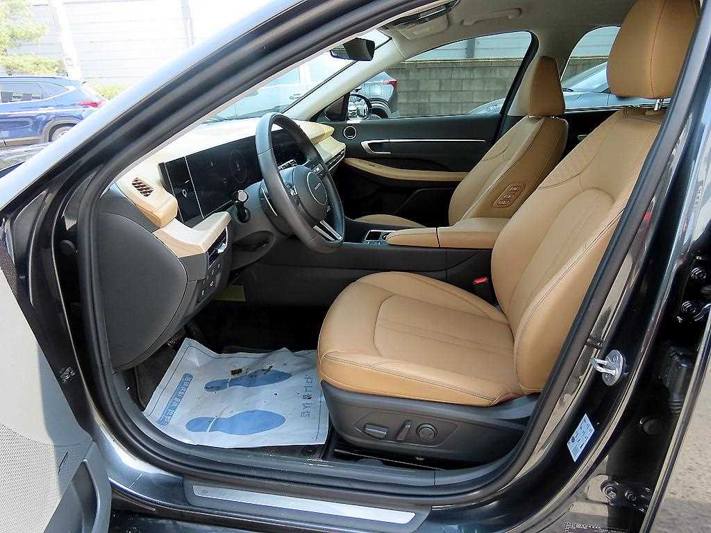 Hyundai Sonata Inspiration 6