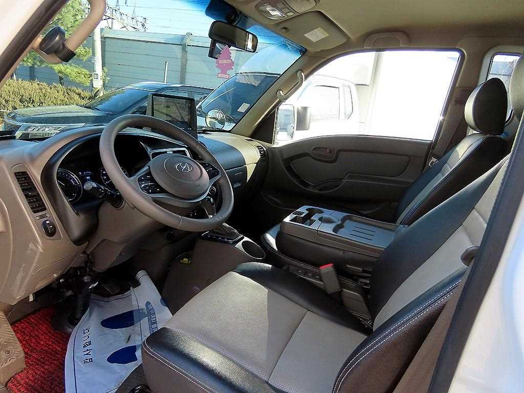 Hyundai Porter Manual/ Super Cab/ Long Wheelbase 9