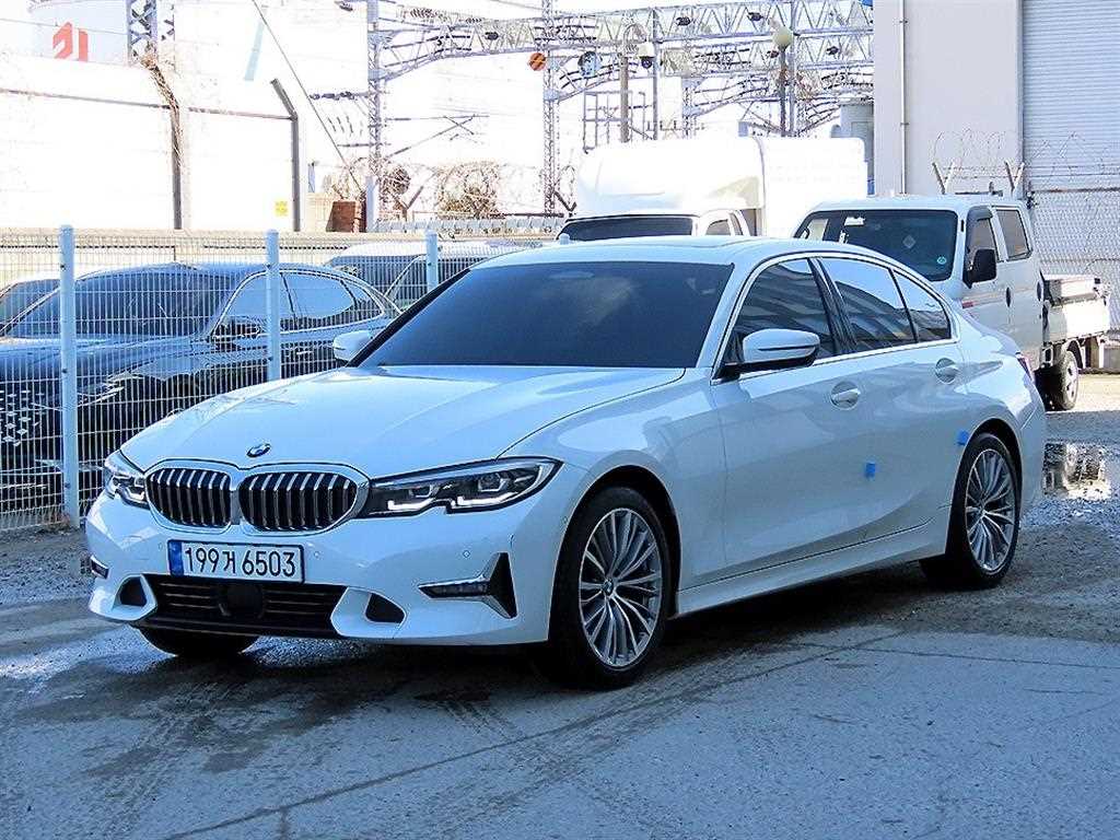 BMW 3시리즈 320i M 스포츠 사진 2/20