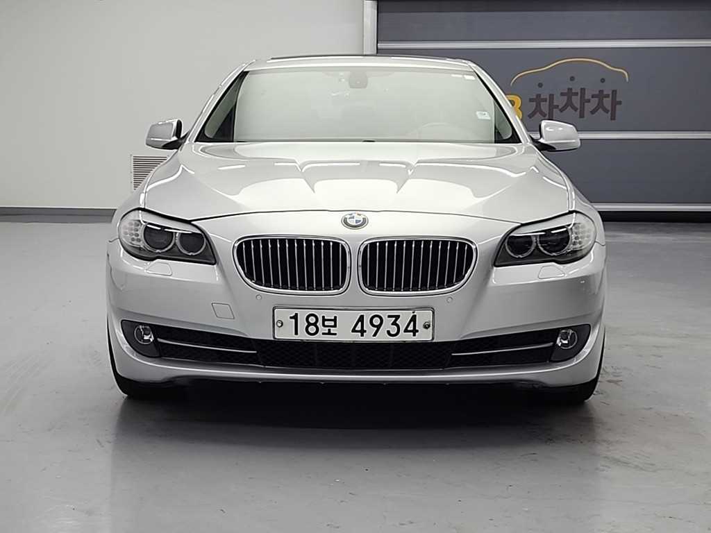 BMW 5시리즈 520d 사진 2/18