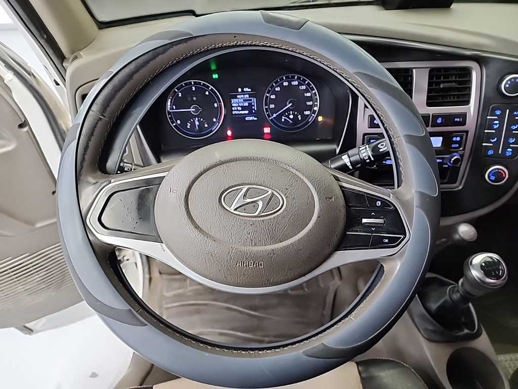 Hyundai Porter 4WD/ Standard Cab/ Long Wheelbase Smart 9