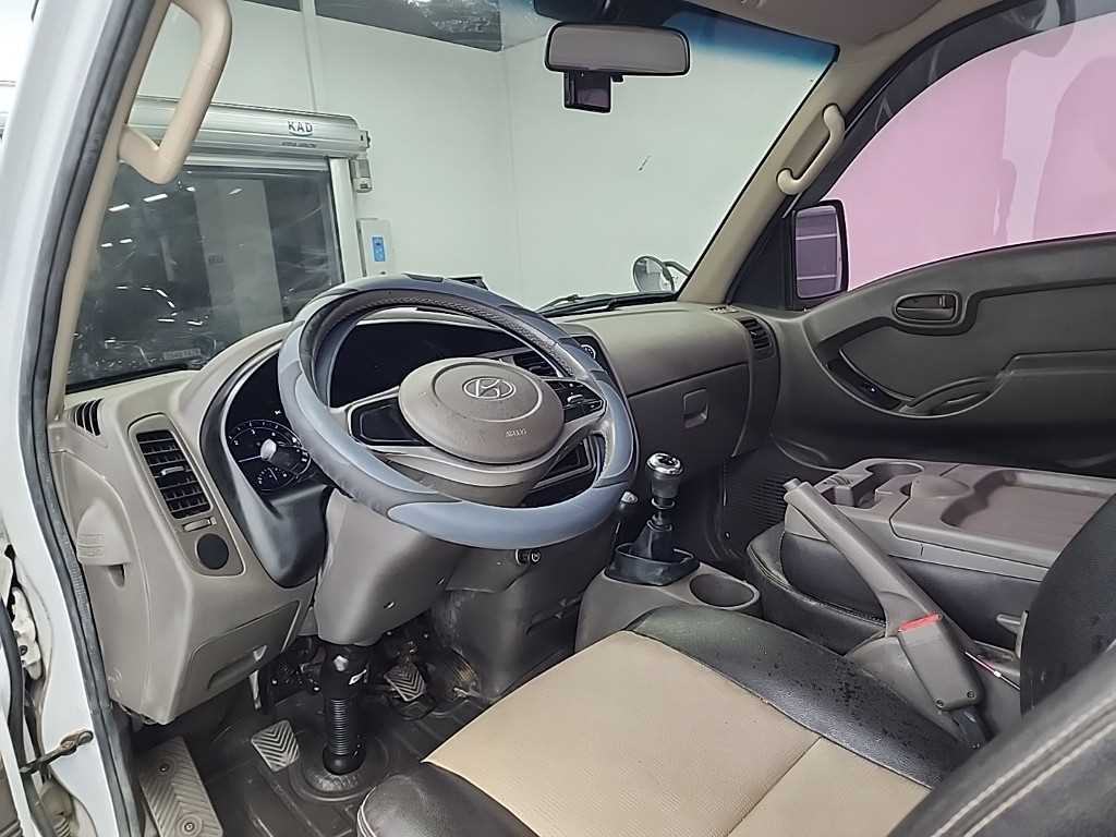 Hyundai Porter 4WD/ Standard Cab/ Long Wheelbase Smart 7