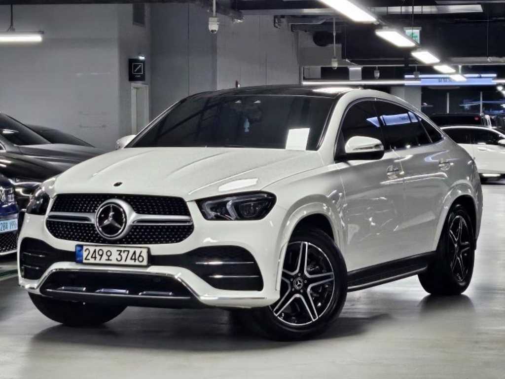벤츠 GLE 클래스 GLE 400d 4MATIC 쿠페 사진 2/19
