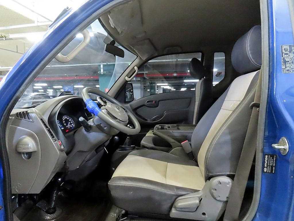 Hyundai Porter Super Cab/ Long Wheelbase/ 4WD Smart 8