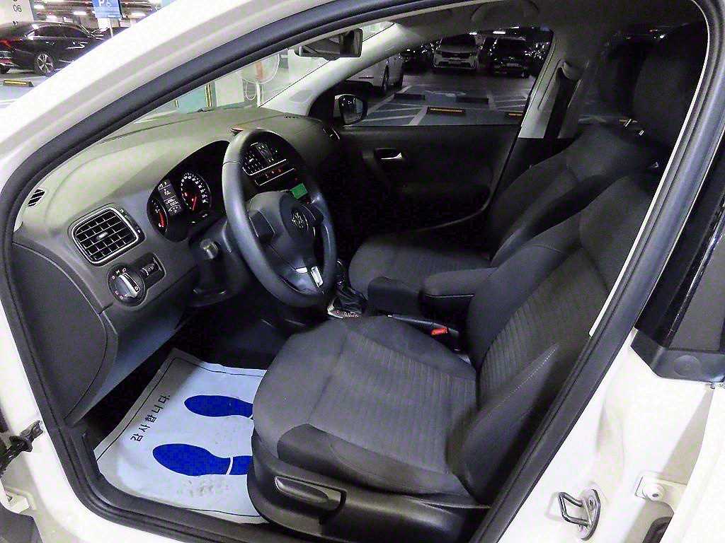 Volkswagen Polo 1.6 TDI R-LINE 7