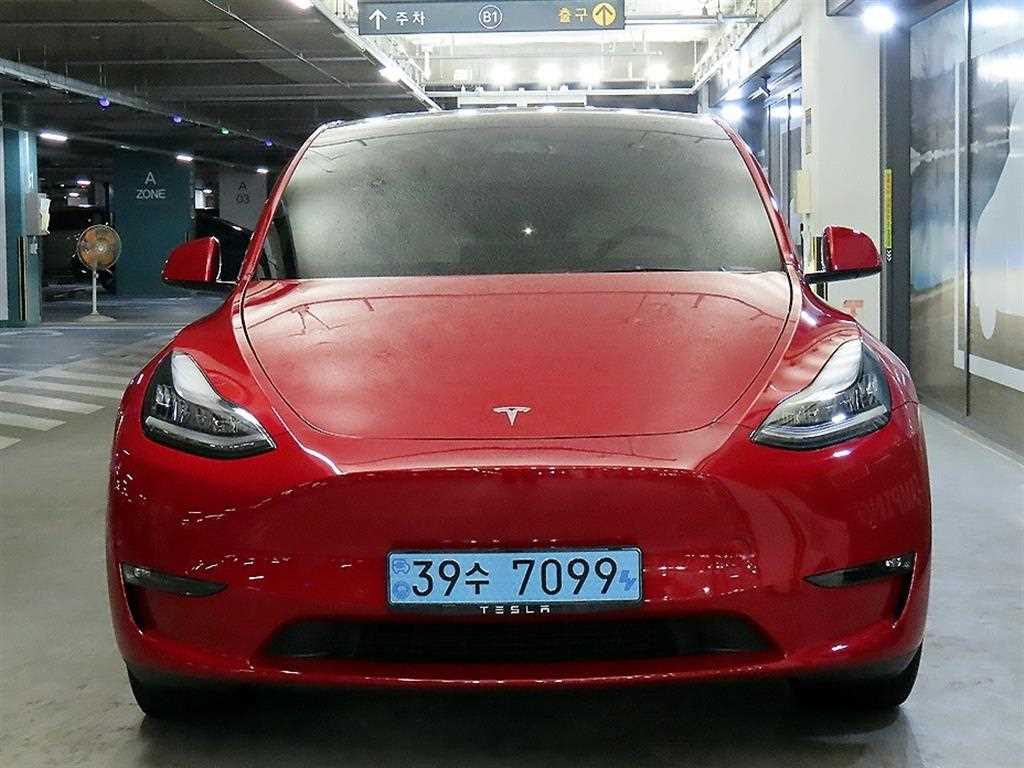 Tesla Model Y Long Range 3
