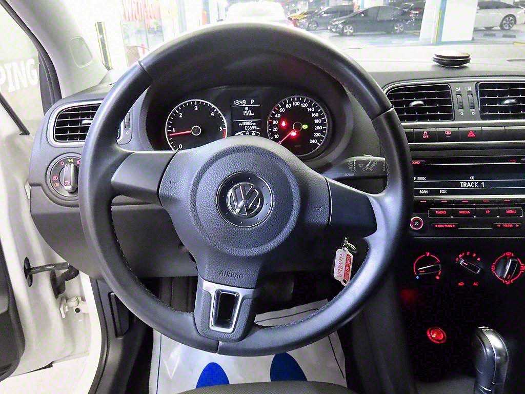 Volkswagen Polo 1.6 TDI R-LINE 9