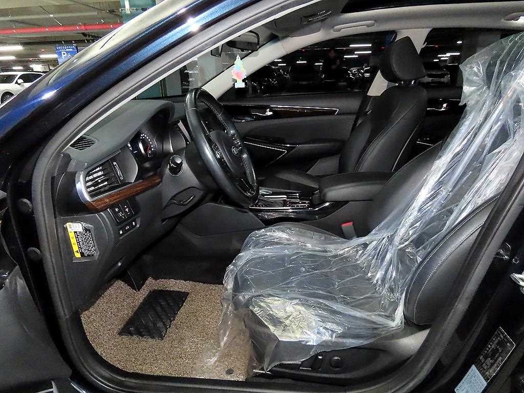 Kia K7 3.0 LPI Luxury 7