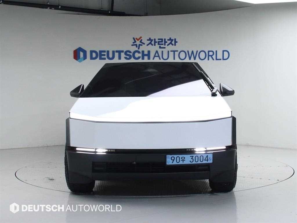 Tesla Cybertruck AWD 4