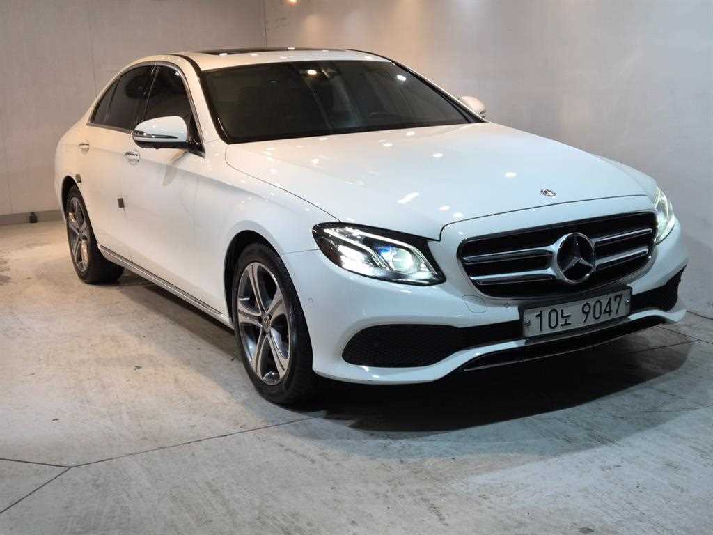 벤츠 E 클래스 E300 4MATIC 아방가르드 사진 2/20