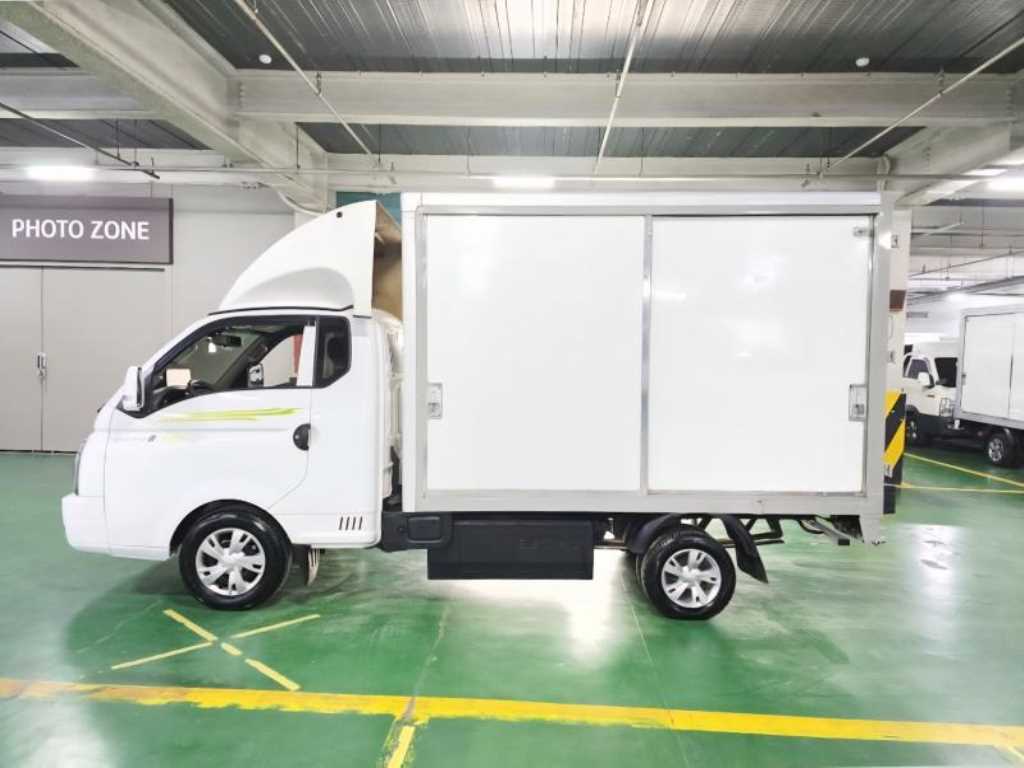 Hyundai Porter 1.0 Ton/ Super Cab/ Long Wheelbase 3