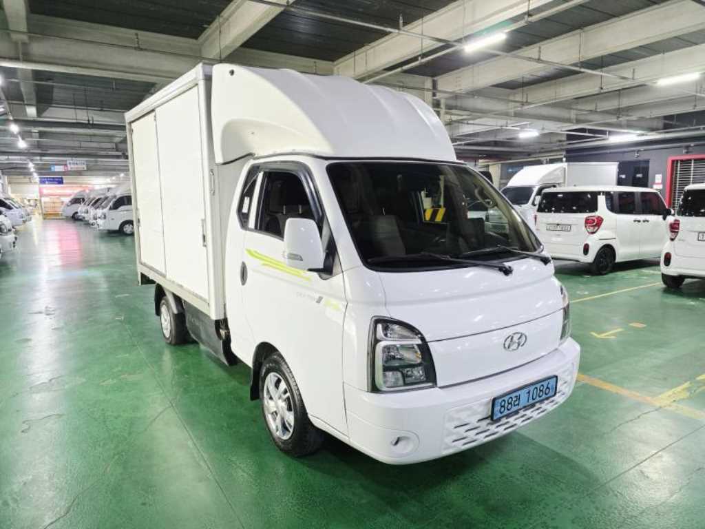 Hyundai Porter 1.0 Ton/ Super Cab/ Long Wheelbase 7