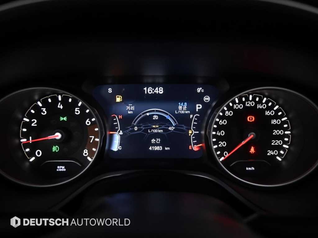 Jeep Compass 2.4 AWD Limited 9
