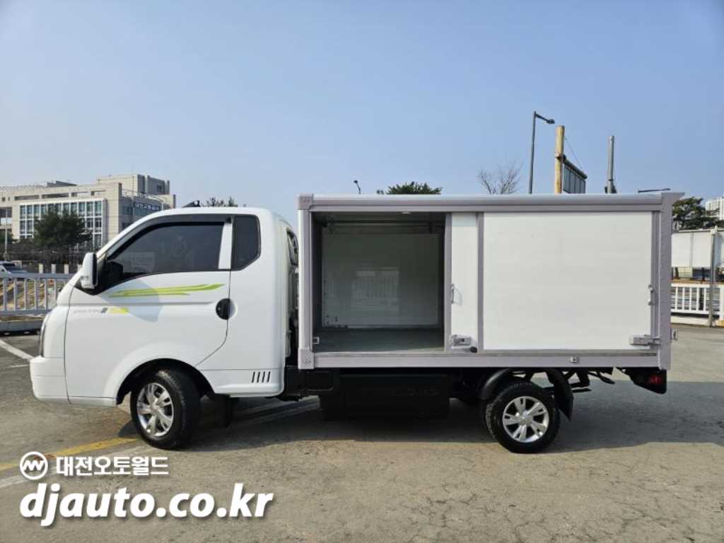 Hyundai Porter 1.0 Ton/ Super Cab/ Long Wheelbase/ Smart Special