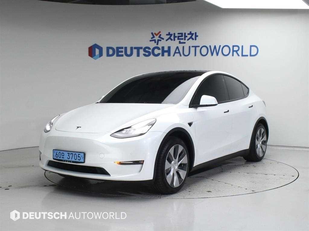 Tesla Model Y Standard Range