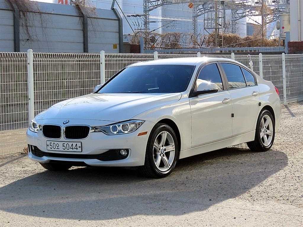 BMW 3시리즈 320d xDrive 사진 2/20