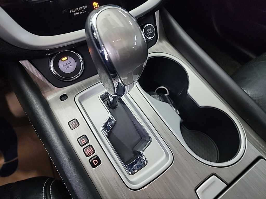 Nissan Murano 2.5 Hybrid Platinum 9