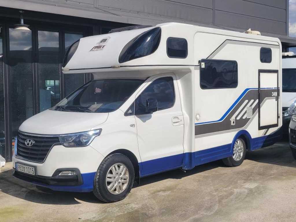 Hyundai Starex 2WD Camping Car