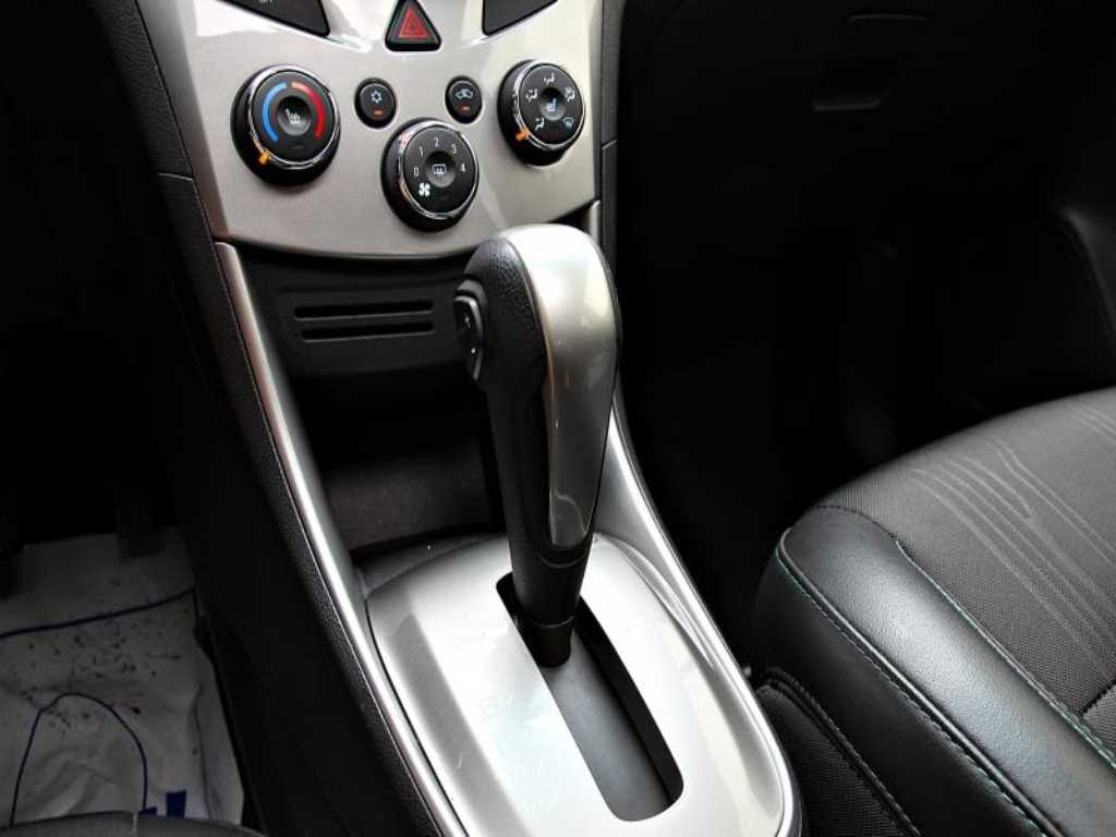 Chevrolet Trax 1.4 LT Deluxe 9