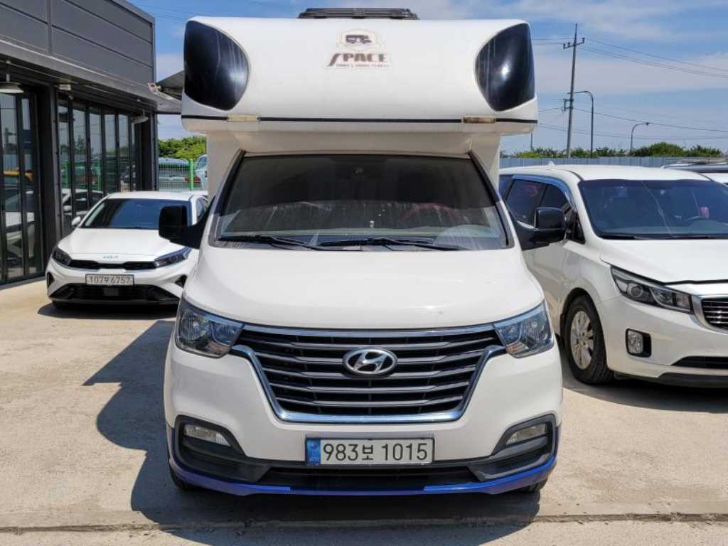 Hyundai Starex 2WD Camping Car 3