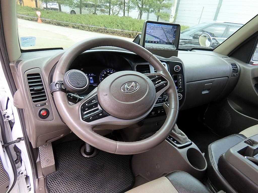 Hyundai Porter 1.0 Ton/ Super Cab/ Long Wheelbase 9