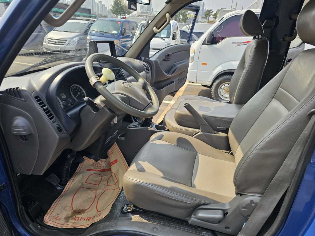 Hyundai Porter 1.0 Ton/ Double Cab/ CRDi 10