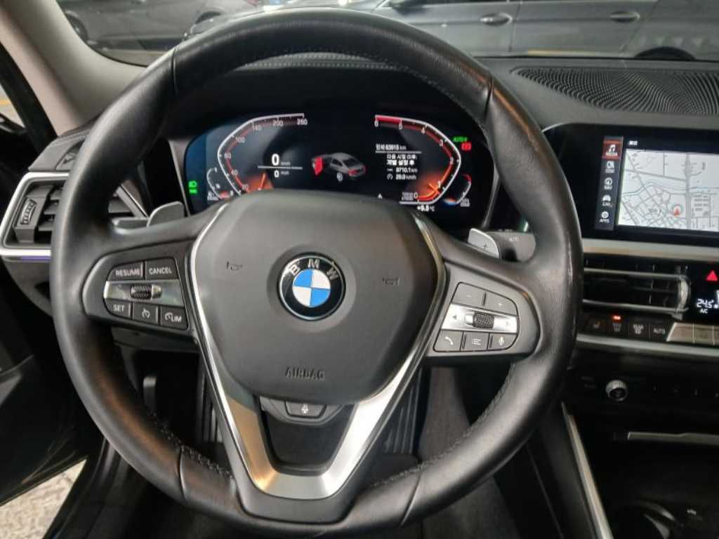 BMW 3 Series 320d Luxury 9