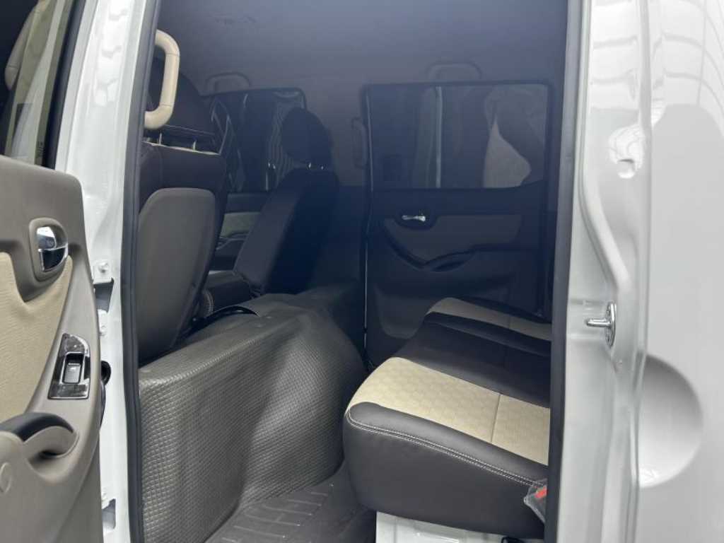 Hyundai Porter 4WD/ Double Cab/ Long Wheelbase Premium 7